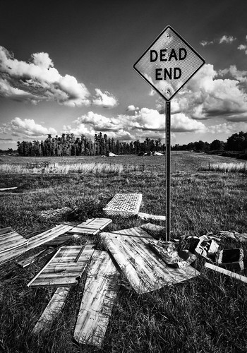 blackandwhite sign america mono florida decay urbandecay fl isolated deadend lutz sigma1020mm canon60d landscapesshotinportraitformat