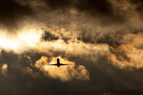 sunset sky sepia clouds canon newcastle eos evening aircraft jet aeroplane international 7d passenger approach runway f28 100400mm airliner bombardier canadair ncl crj900 100400 eurowings egnt