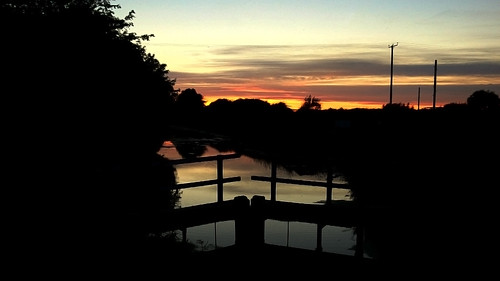 sunset water reflections canal gate lock yorkshire driffield humberside wansford