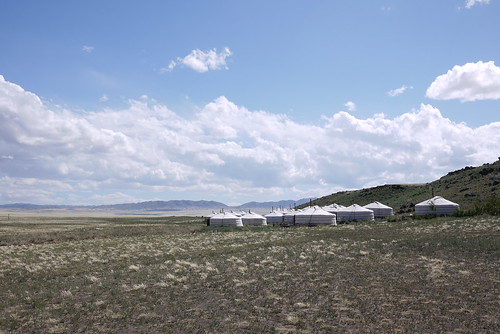 camp desert mongolia yurt gobi ger 3camellodge