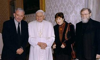 Miembros del Camino con el Papa