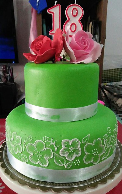 Cake by RB Cakes & Cupcakes
