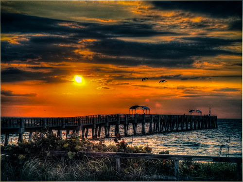 beach sunrise pier florida hdr lakeworth photomatix topazplugins