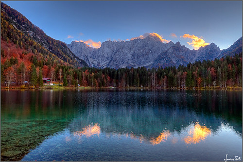 fusine tarvisio autumn autunno hdr lago lak lands sunset tramonto lucianosilei canon7d sigma1020mm reflection alpigiulie alpi alps mangart