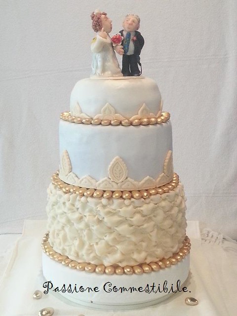 Golden Wedding Cake by Passione Commestibile