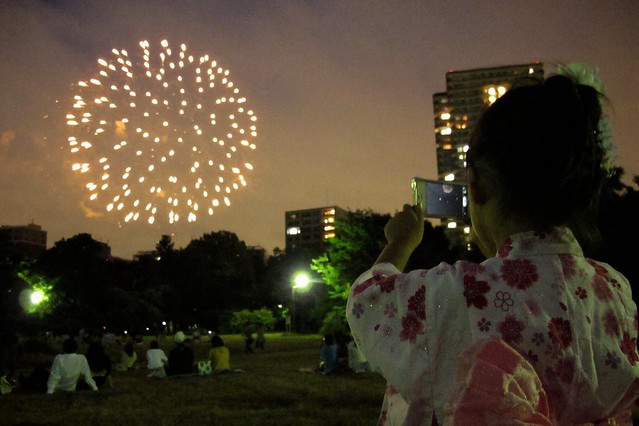 SAKURAKO enjoys a grand display of fireworks.
