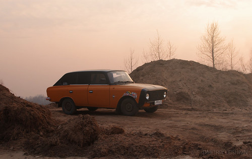 sunset car sand russia soviet russian omsk combi россия moskvitch москвич moskvich comby stickerbombing омск комби fasback иж2125 izh2125