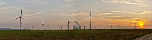 industry germany energy electricity kraftwerk powerstation powerhouse windpark niederaussem energiegewinnung braunkohlekraftwerk browncoalpowerstation