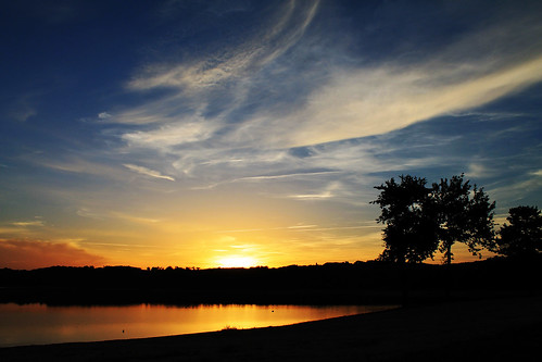 sunset france lac ciel nuage extérieur auvergne calme cantal