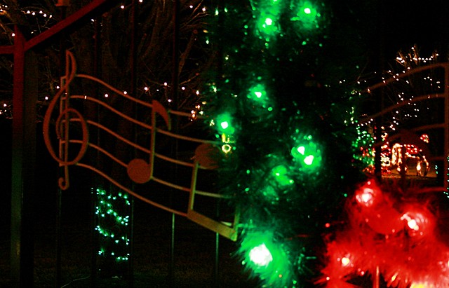 Christmas lights at George Jones house