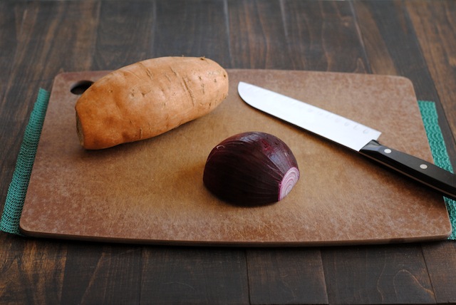 Culinary School Lesson: Cutting Board Safety - How to turn any cutting board into a safe, non-slip surface for easy chopping! | foxeslovelemons.com