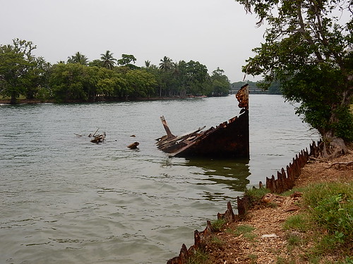 espiritusanto santo luganville riversarakata estuary rusting ruin boat