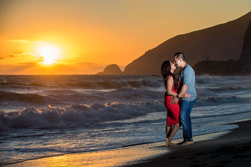 sunset man guy beach girl engagement couple malibu sycamorebeach pointmugurock venturacountyweddingphotographer cactusv5