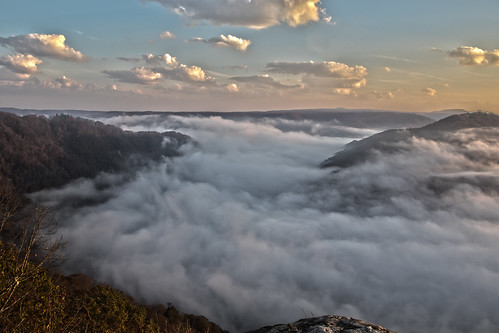 sunrise hdr westvirginia grandview nationalpark wildandwonderful newrivergorge cloud clouds mountains