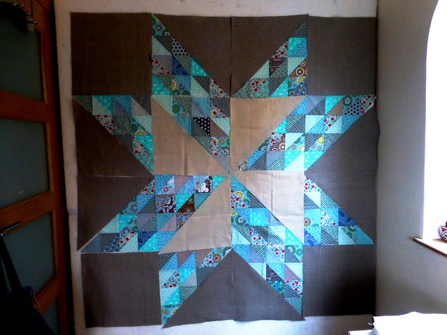 Brit Bee '13 star wallhanging 003