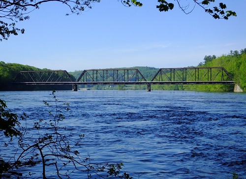 pictures new trip travel trestle bridge light sky usa color film water river geotagged photography us photo spring raw day jay image photos live maine picture images clear photograph digitalcamera exploration mizu photooftheday picoftheday leau traintrestle fugifilm androscogginriver elagua daswasser rong58 finepixhs50exr