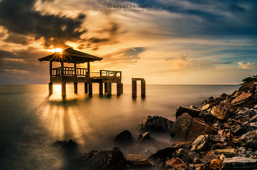 old longexposure travel light sea sun sunlight mountain seascape building beach nature water rock horizontal stone architecture clouds port lens landscape thailand island star harbor twilight dock colorful harbour hill wave structure quay creation motionblur wharf lensflare flare tropical reef pire ndfilter chonburi khaosammuk softsea lcwnd500 oldpire ทวีศักดิ์บุญวิรัตน์ อาแปะ