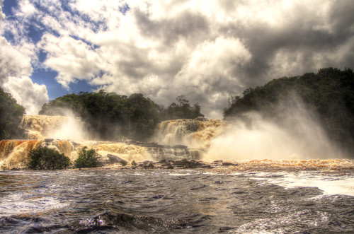 mist southamerica venezuela bolivar lagoon spray jungle waterfalls canaima turismo adventuretourism mikekline michaelkline riocarrao visitingmymom bolivarstate notkalvin notkalvinphotography