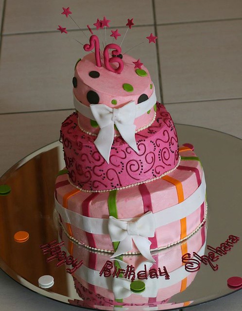 Sweet 16 by Nimmi's Cakes