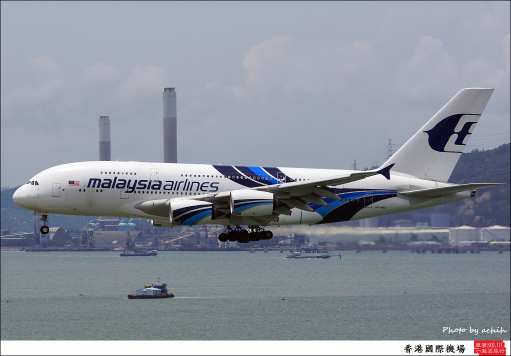 Malaysia Airlines 9M-MNA-011