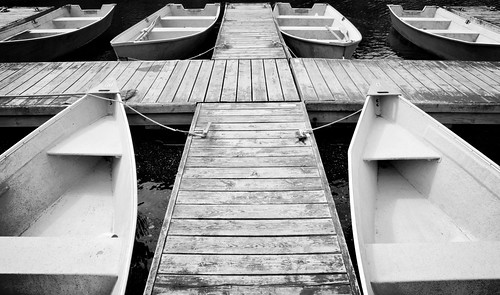 canada canon blackwhite dock noiretblanc quebec spirit may lac mai québec mauricie quai printemps noirblanc monocrome 2015 lacbienvenue
