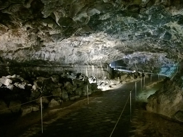lumia 925 - lava caves on Jeju Island-006
