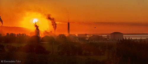 red chimney sun plant industry sunrise golden industrial glow reds chimneys industries