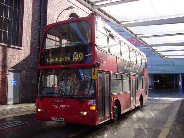 Ten buses. Лондонский автобус Астрахань. Зеленые автобусы Лондон. Реснички на автобусах Лондон. London Bus Ярославль лагерь.