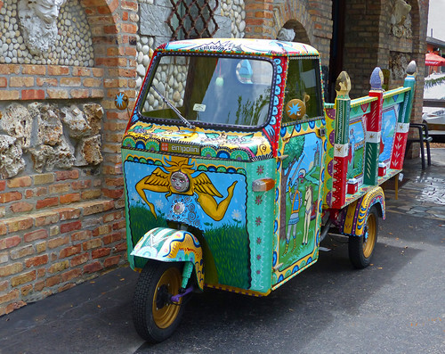 colors stpetersburg wagon italian mural colorful florida market tricycle delivery artdeco frontview pinellascounty mazzaros 22ndave mazzarositalianmarket 290922ndavenstpetersburgfl