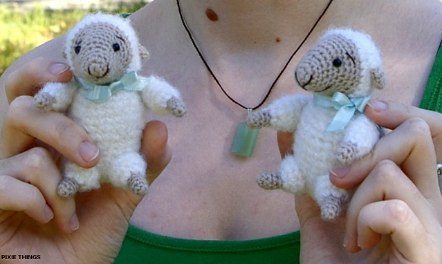 Two little sheeps-05