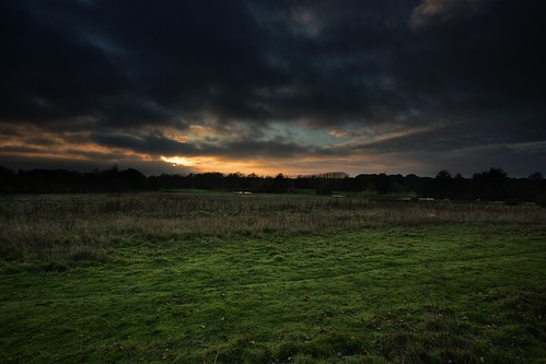 light sunset cloud grass dark evening golfcourse essex wickhambishops