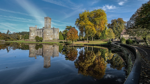 château castel montbrun hautevienne france reflet reflection étang lac mare lake campagne country automne autumn