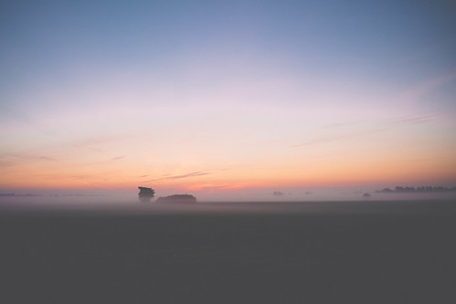 field fog sunrise landscape dawn skåne colours sweden sverige alesstenar morningfog kåseberga 2013 skånelän fujifp100c xpro1 vsco