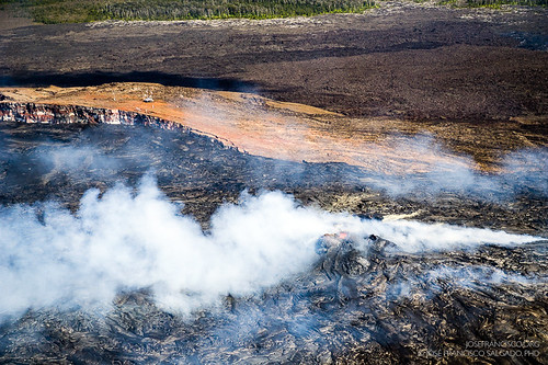 usa vent volcano hawaii lava us nikon unitedstatesofamerica crater nikkor airborne kilauea volcán bigislandofhawaii lavaflow puuoo kīlauea d3s 2470mmf28g hawaiʻivolcanoesnationalpark