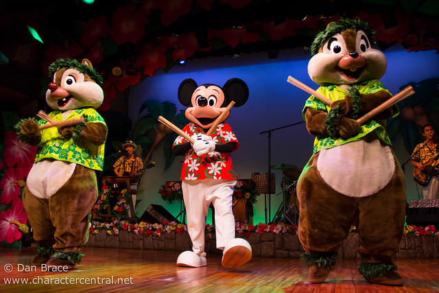 Mickey and Minnie's Polynesian Paradise