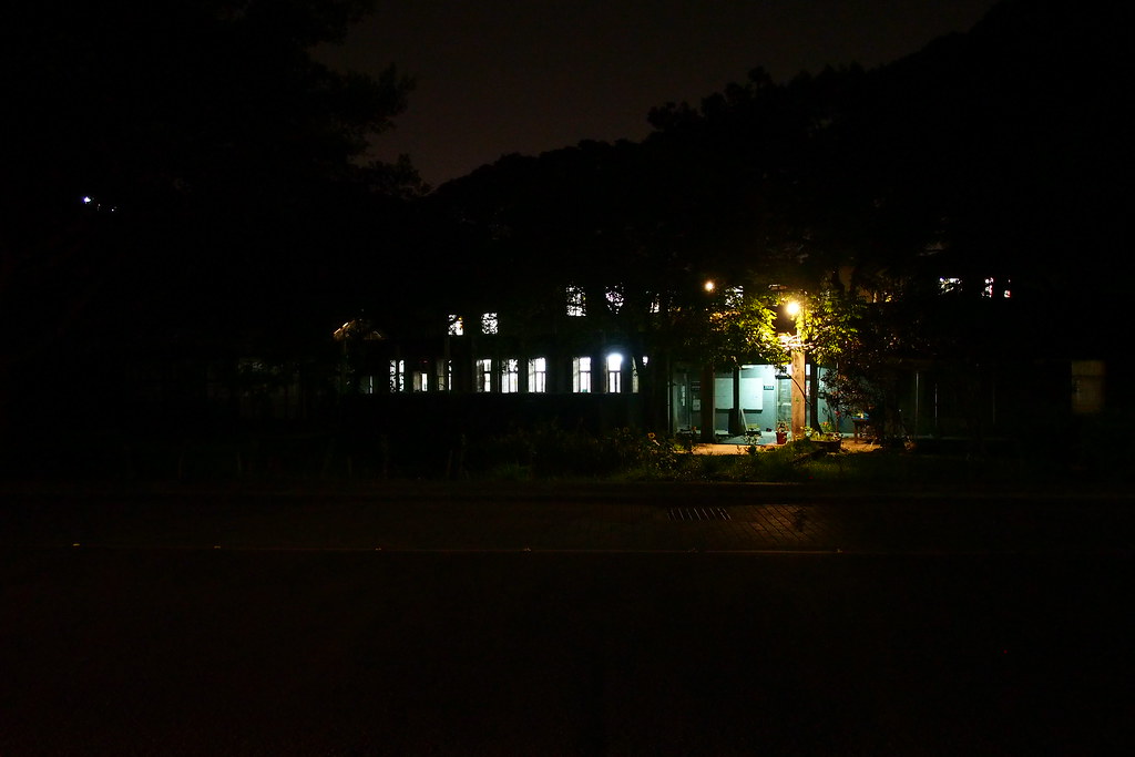 台大 at Night