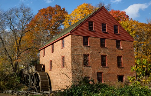 autumn red building brick fall mill colors yellow virginia greatfalls historic gristmill colvinrun fairfaxcounty
