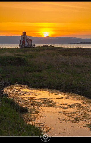 sunset sky orange lighthouse canada water eau ciel québec phare settingsun littoral digitalblending basstlaurent luminositymask standrédekamouraska jean271972