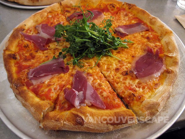 Pizza Fabrika Duck proscuitto/fresh pea shoots pizza