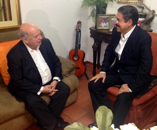 Secretario General de la OEA se reunió con el ex Presidente de Honduras José Manuel Zelaya