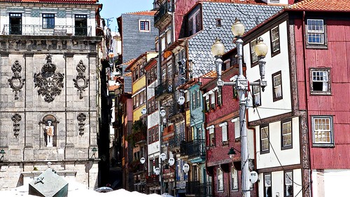 houses windows streets portugal colors architecture cores doors view balcony statues roofs porto status becos flickrdiamond