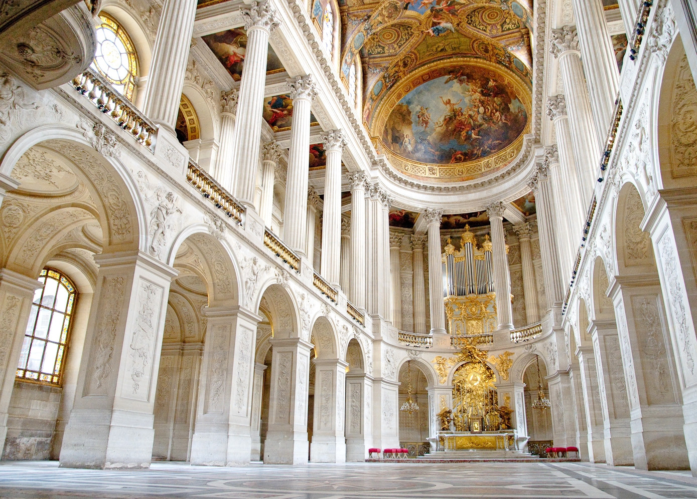 Chapel in Palace of versailles. Credit Thibault Chappe