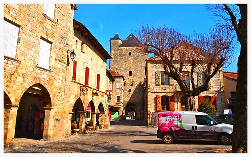 france history tourism architecture tourists architectural historic historical arcades archways touristattraction villeneuve aveyron midipyrenees mickyflick placedesconques