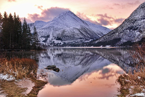 morning lake mountains norway morninglight europe calm serenity oc scandinavia morgen fjell morgon sunnmøre vatn stille vatne noreg ørsta erlingsivertsen morgenlys brautaset fjella morgonljos