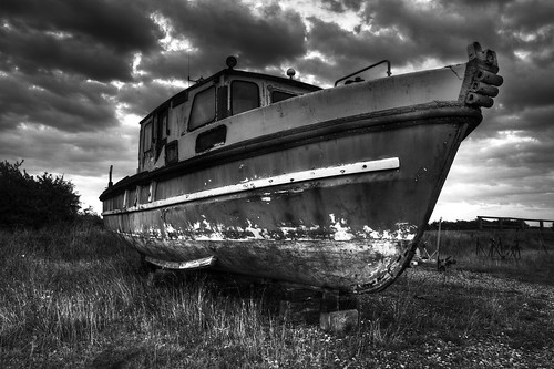 uk england blackandwhite bw monochrome canon photography eos 7d essex hdr crouch burnham oldboat burnhamoncrouch flakeypaint desc2012