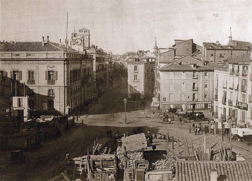 8. La madrileña Puerta del Sol en 1857. Autor, Recuerdos de Pandora