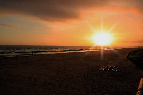 ocean sunset sea praia beach portugal silhouette canon mar sand areia playa pôrdosol algarve tamron atlanticocean 500d praiaverde 18270mm