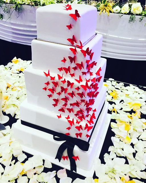 Wedding Cake by Kadriye Ecm