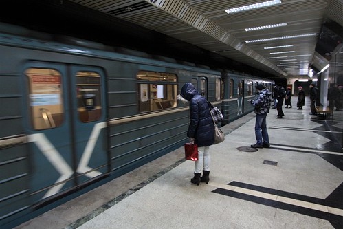 Train arrives into Буревестник (Burevestnik)