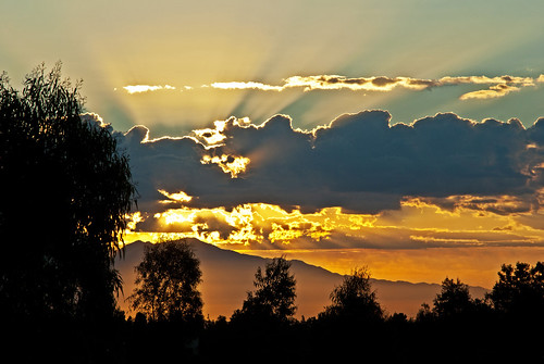 california usa clouds sunrise day cloudy southerncalifornia sunrays ranchocucamonga